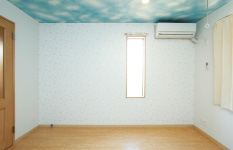 人気キャラクター＋青空模様、自宅で楽しめるテーマパーク気分