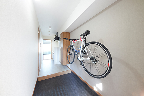 ゆとりの部屋 自転車のおける玄関画像